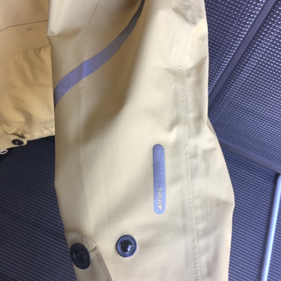 Mountain Equipment Co-op Windbreaker - Picture 4 of 5